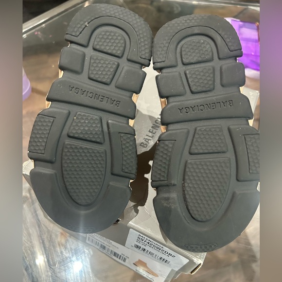 Authentic Tan Kids Balenciaga Sock Sneakers - Picture 8 of 13